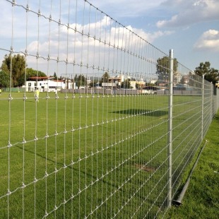 Malla ganadera anudada reforzada. 1,20 m. de alto 120-9-15. Rollo 100mts lineales. Con nudos antideslizantes.